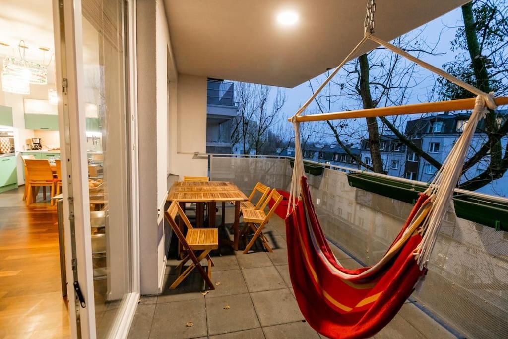 Stunning Apartment. Garage. Security. Mokotow Area Warszawa Exteriör bild